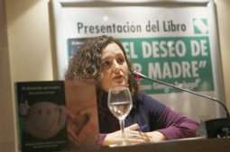 Anna Gimeno presenta su libro “El deseo de ser madre” en Valencia