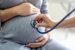 Ser madre a los 40: Pros y contras de la Maternidad tardía