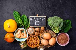 ¿Qué beneficios tiene la vitamina E en la fertilidad?